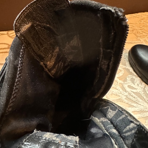 Beautiful black leather/suede Aquatalia boots - Picture 8 of 9